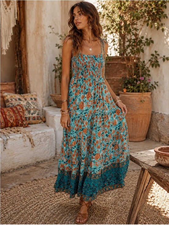 Dresses & Skirts - Boho Floral Maxi Dress